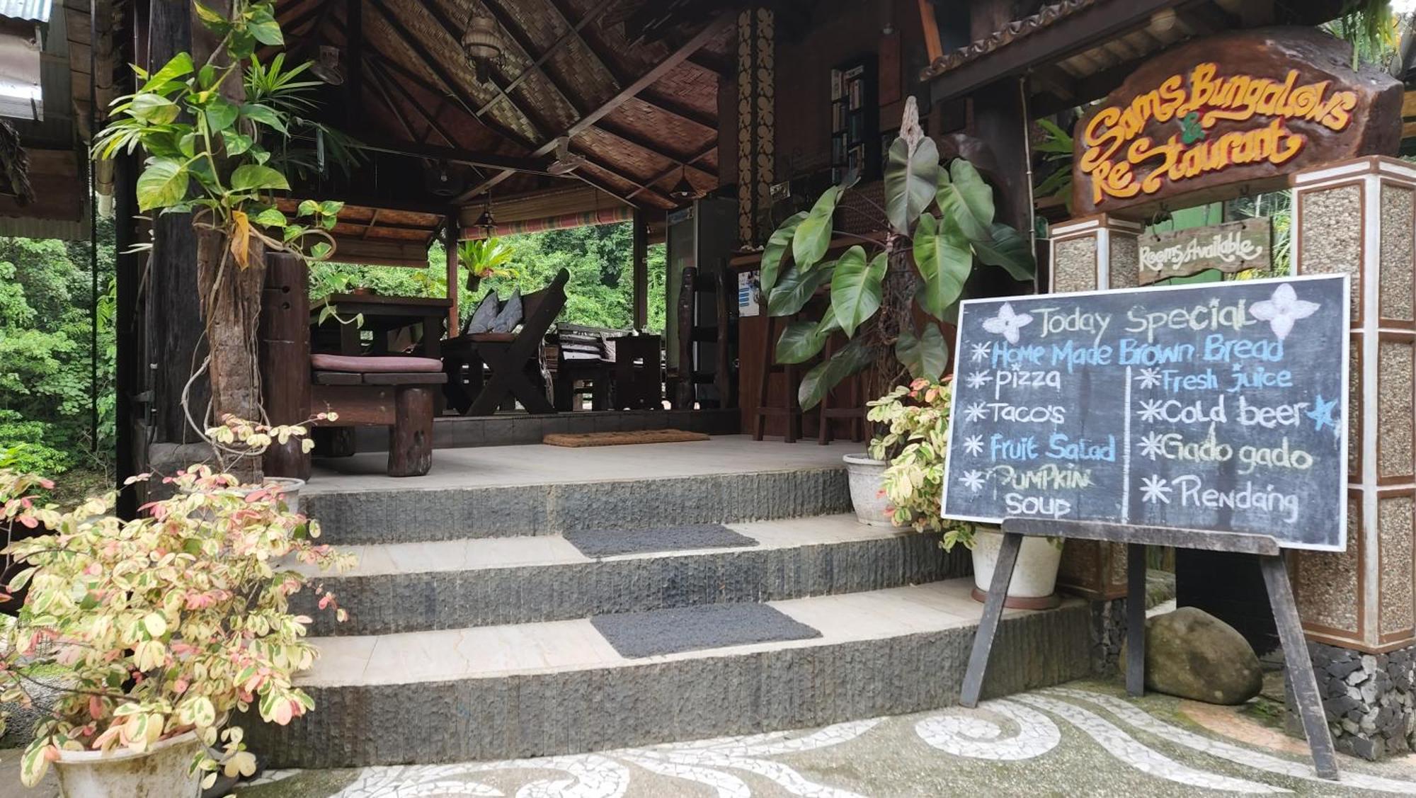 Sam'S Bungalows And Treks Bukit Lawang Dış mekan fotoğraf