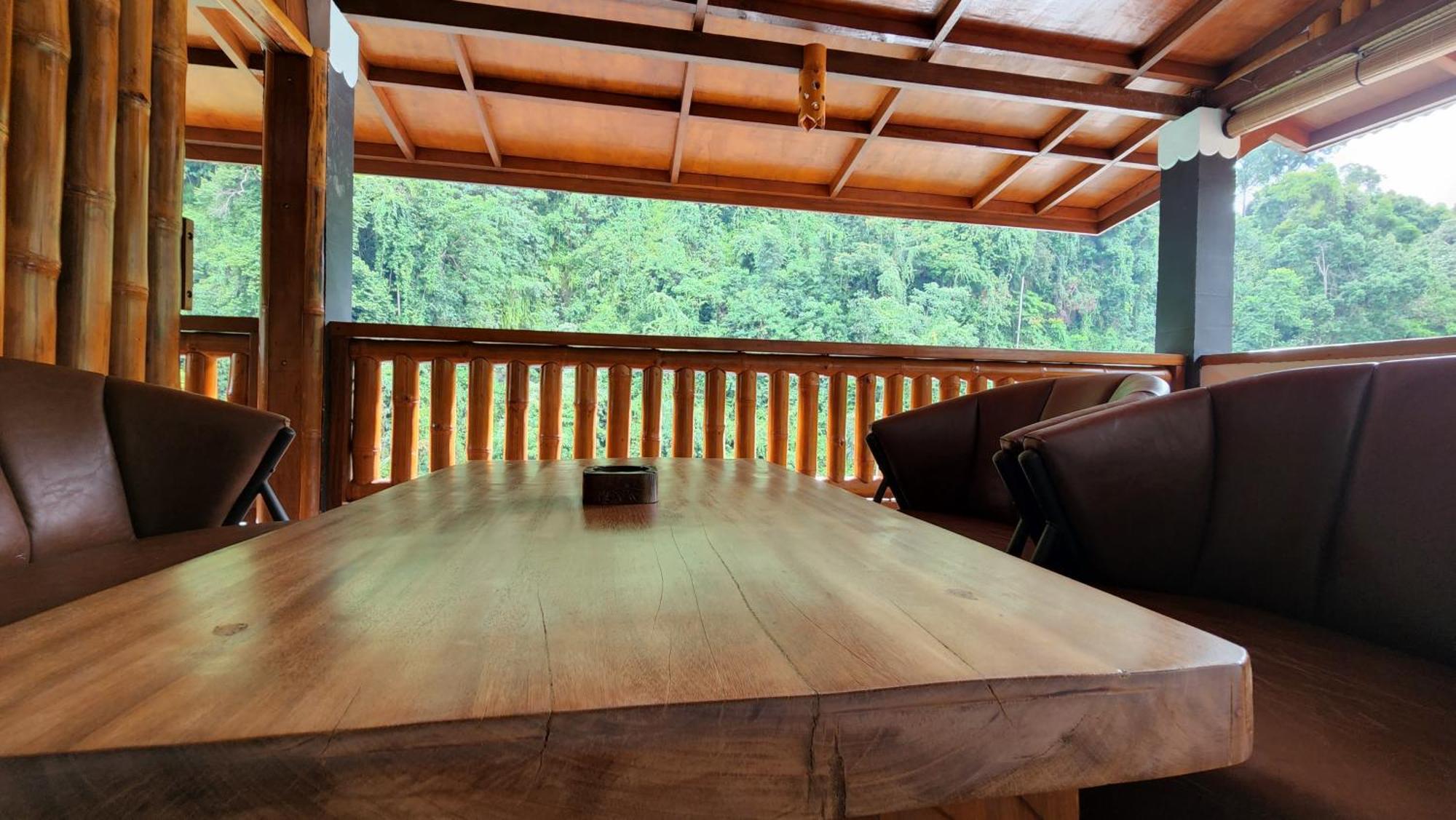 Sam'S Bungalows And Treks Bukit Lawang Dış mekan fotoğraf