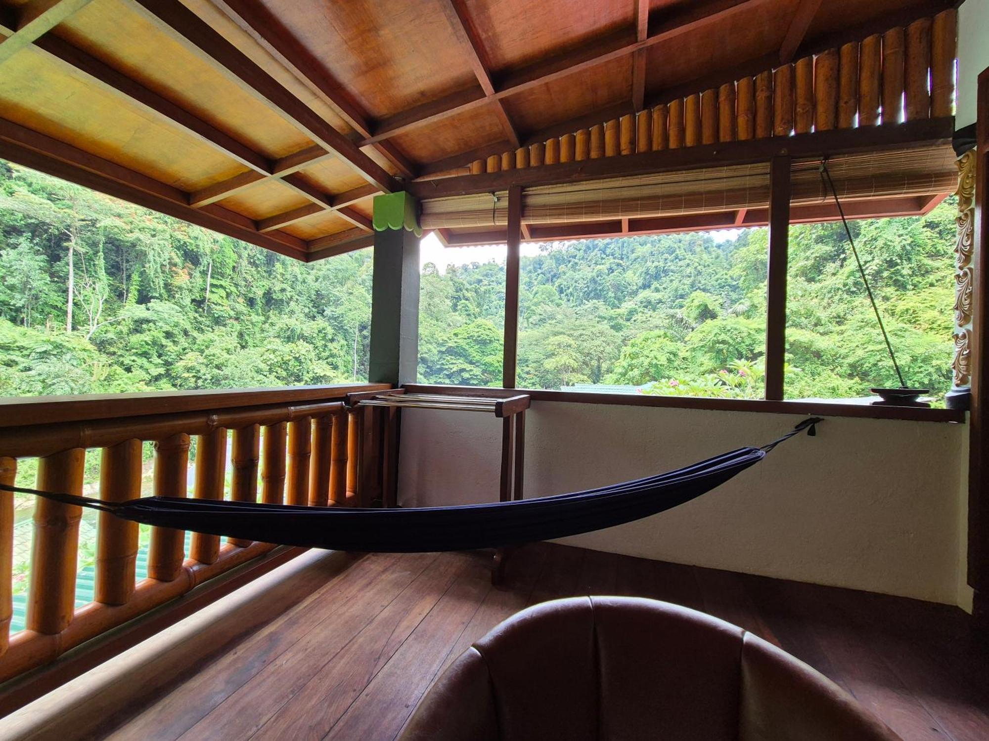 Sam'S Bungalows And Treks Bukit Lawang Dış mekan fotoğraf
