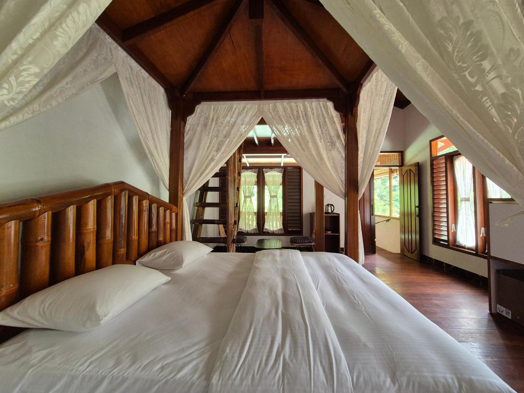 Sam'S Bungalows And Treks Bukit Lawang Dış mekan fotoğraf