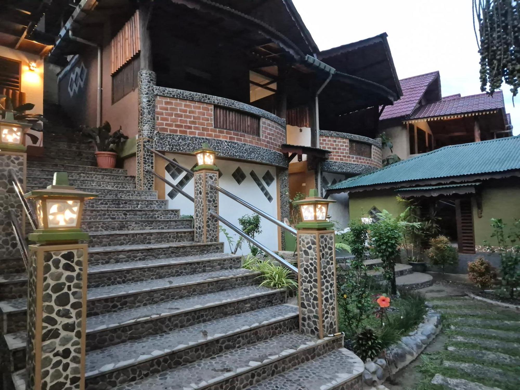 Sam'S Bungalows And Treks Bukit Lawang Dış mekan fotoğraf